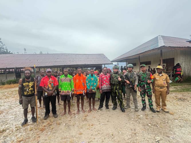 Tiga Eks OPM Kembali ke NKRI, Ikrar Setia Digelar di Sinak Papua