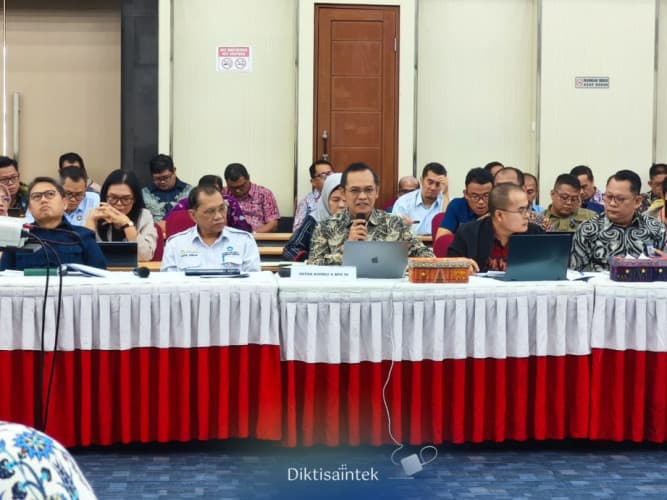 Kemdiktisaintek dan Komisi X DPR RI Perkuat Pemulihan Pendidikan Pascabanjir di Sumut