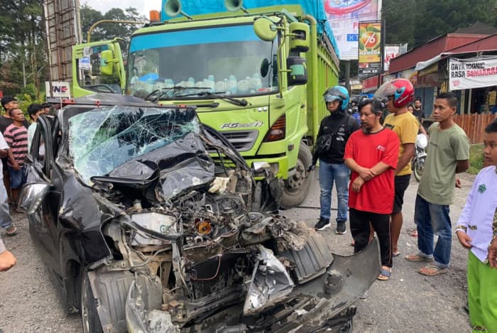 Tiga Kendaraan Terlibat Kecelakaan Beruntun di Lubuk Selasih Kabupaten Solok