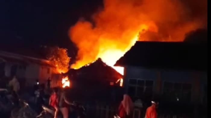 Bangunan SMPN 1 Jatitujuh Ludes Hangus Terbakar