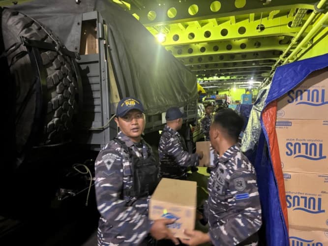 Bantuan Kemanusiaan: Kapal TNI AL Tiba di Belawan