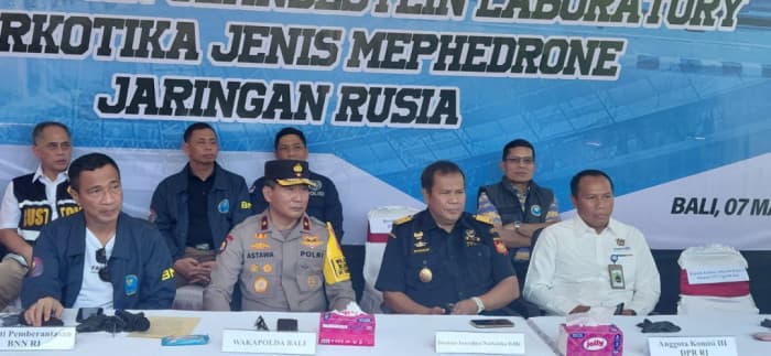 Bea Cukai-BNN Amankan Dua WN Rusia Kasus Laboratorium Narkotika di Bali