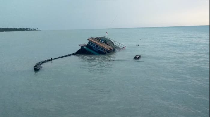 KM Sinar Budi Tenggelam di Pelabuhan Dabo Singkep, 6 ABK Selamat