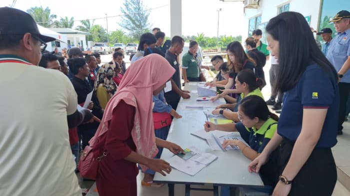 Ditjen Imigrasi RI Kerjasama dengan KJRI Kuching Pelayanan Dokumen di Ladang Sawit