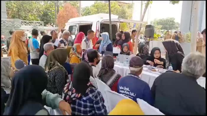 Warga Majalengka Buru Beras Murah Keluaran Bapenda