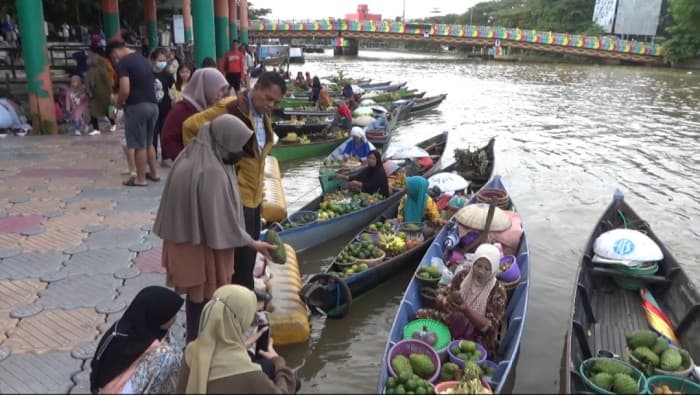 Nikmatnya Berwisata di Pasar Terapung Siring Tendean Banjarmasin